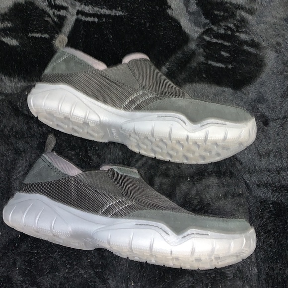 Crocs swiftwater mesh slip on size 7 - Picture 2 of 4